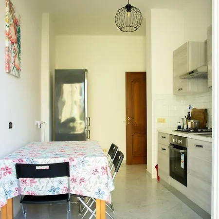 Apartment Degeneys54